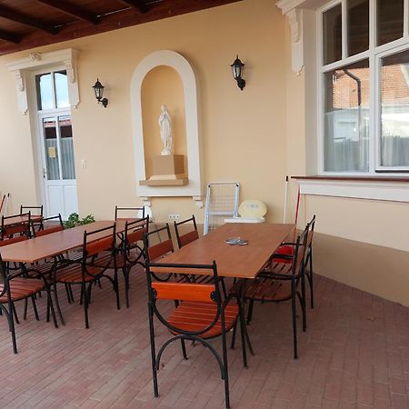 Gyulai Meseház Apartman Exterior foto