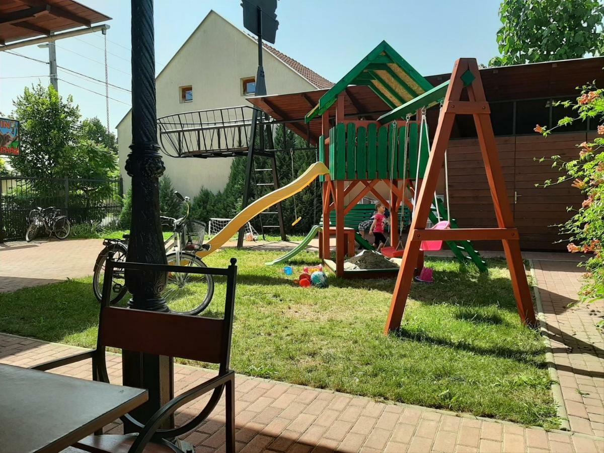 Gyulai Meseház Apartman Exterior foto